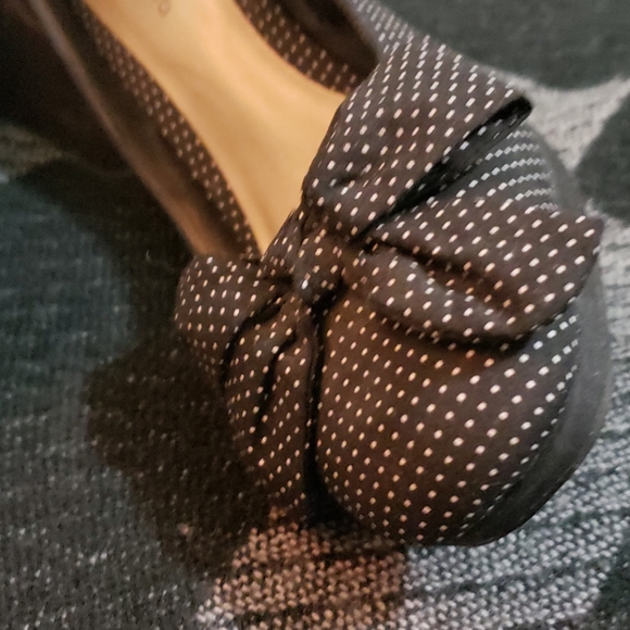 Heels - Picture 3 of 3